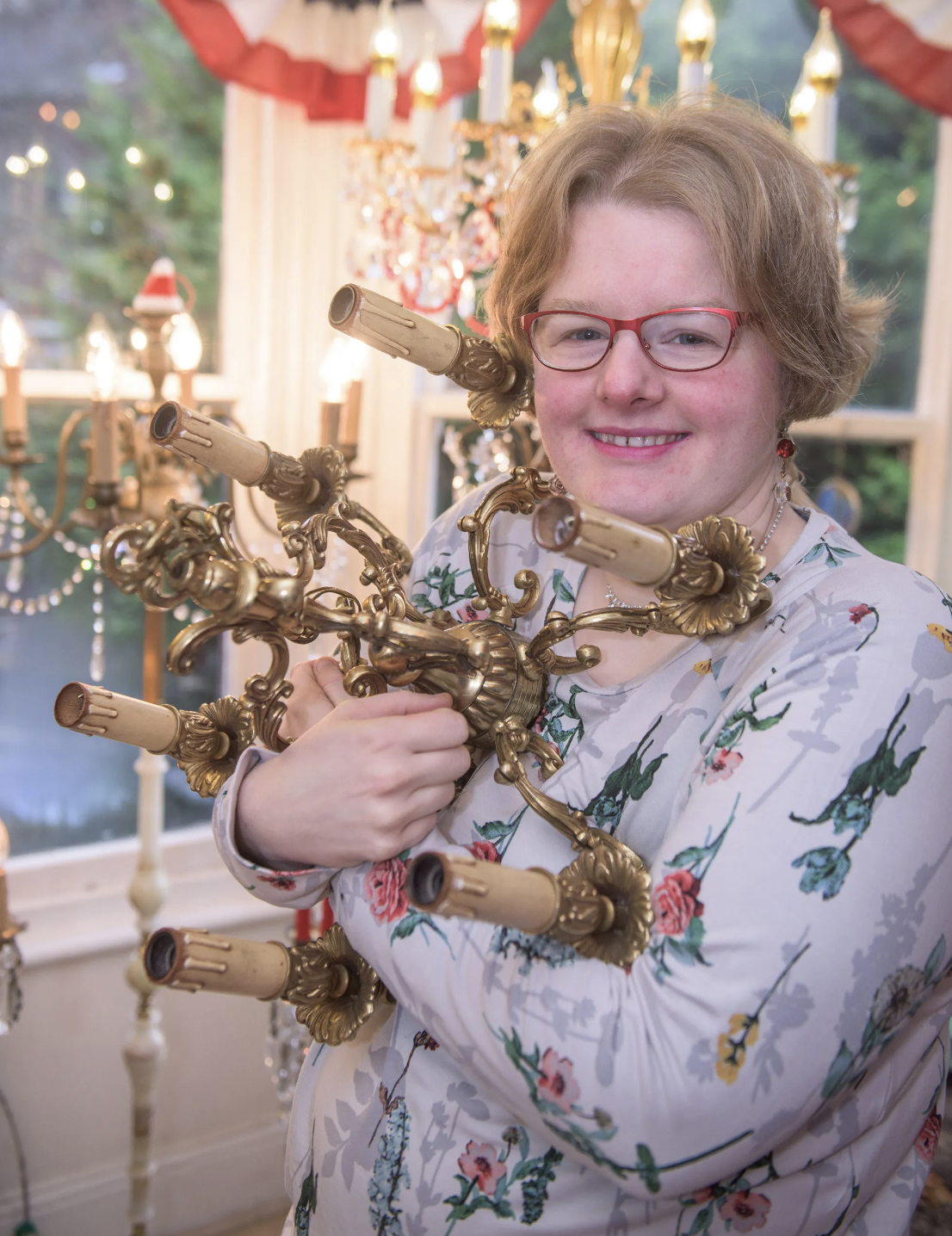 While she may have previously had a fling with the Statue of Liberty, Amanda Liberty found love again … this time in a 91-year-old chandelier named Lumiere.  “I’m determined to have this commitment ceremony, to prove that I’m here for Lumiere and that my love is going to last,” she said of her glowing groom in 2019. 